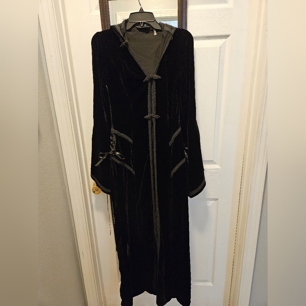 Lip Service Blacklist Velvet Robe